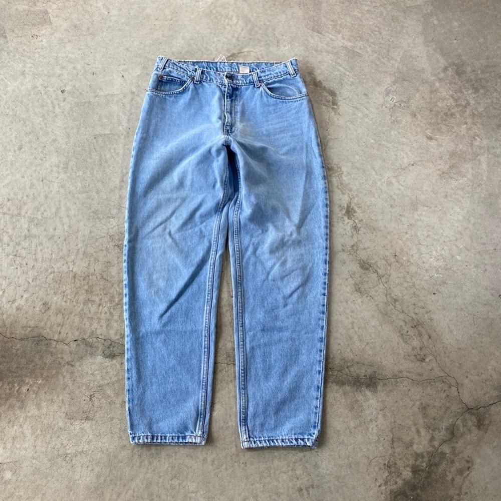 VNTG 90s LEVI’S light wash orange tab jeans